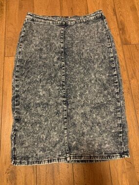 Iris Jeans acid wash denim skirt